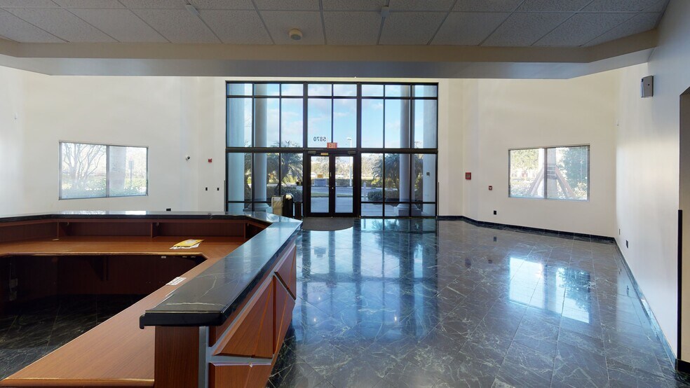 5870 N Hiatus Rd, Tamarac, FL à vendre - Numérisation 3D Matterport – Image 3 sur 19