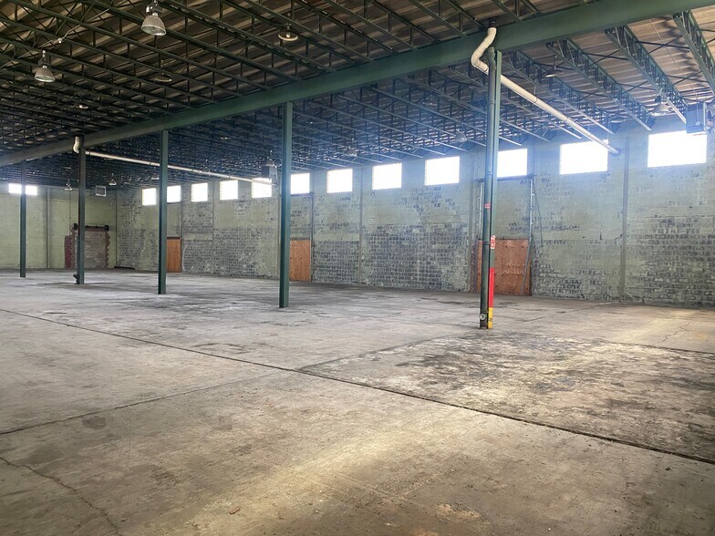 195 Freight St, Waterbury, CT à vendre - Photo intérieure – Image 3 sur 55