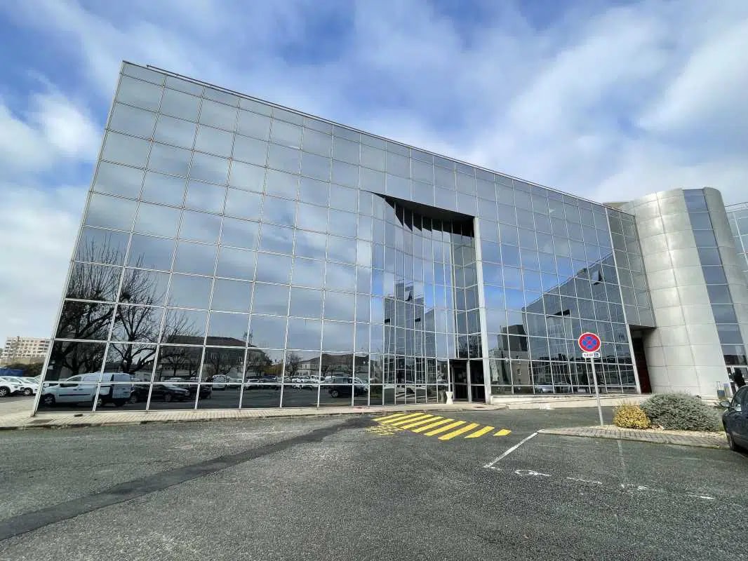 Bureau dans Bègles à vendre Photo de l’immeuble– Image 1 sur 10