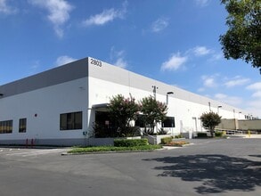 2801-2803 S Yale St, Santa Ana, CA à louer Photo de l’immeuble– Image 1 sur 1