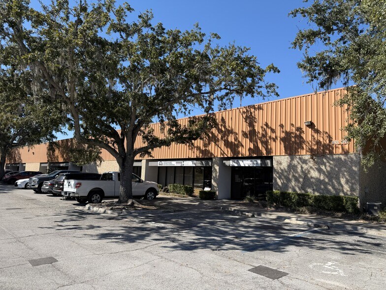 800-870 N Hoagland Blvd, Kissimmee, FL à louer - Photo de l’immeuble – Image 3 sur 5
