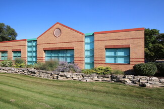 Plus de détails pour 661-671 E Calhoun St, Woodstock, IL - Bureau à vendre