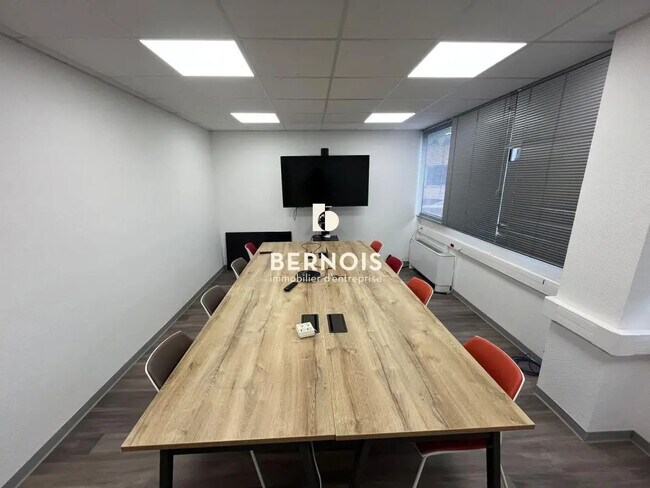 Plus de détails pour Bureau à louer