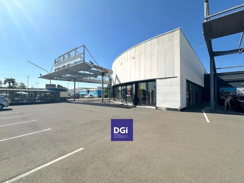 Local commercial dans Nîmes à louer - Photo de l’immeuble – Image 3 sur 7