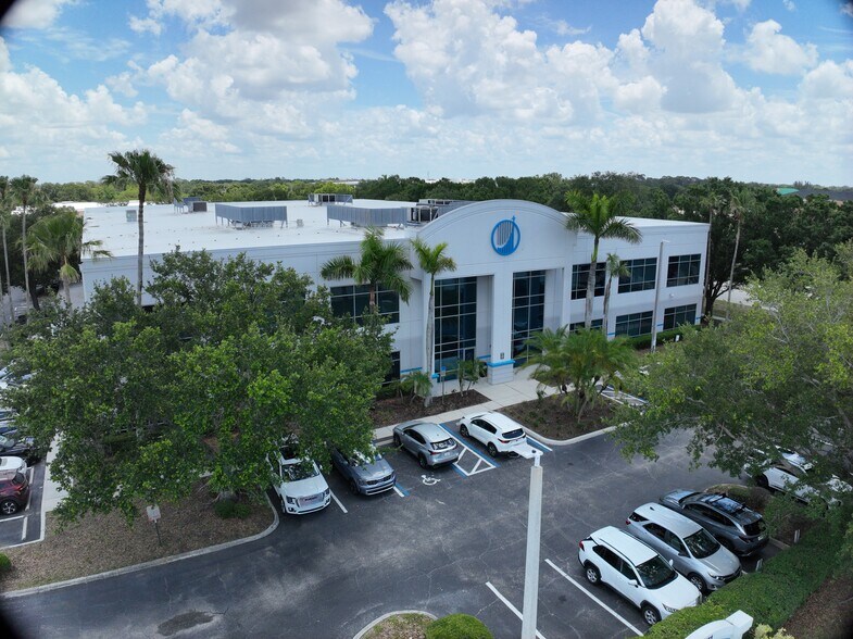2511 Corporate Way, Palmetto, FL à louer – Image 2 sur 28