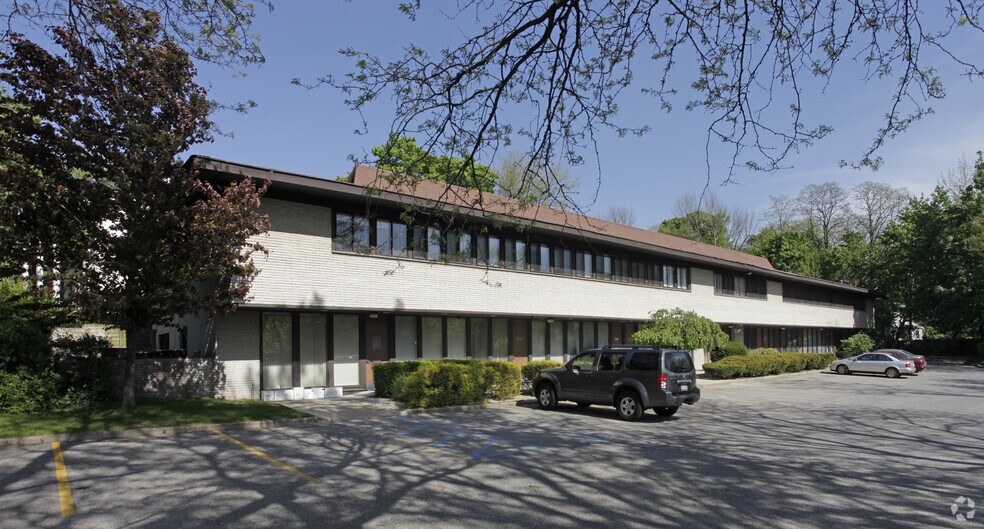 124 Main St, Huntington, NY à louer - Photo principale – Image 1 sur 17