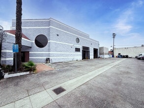 3800 S Hill St, Los Angeles, CA à louer Photo intérieure– Image 2 sur 6