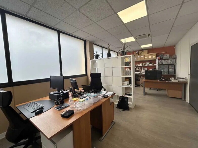Bureau dans Joinville-le-Pont à louer - Photo de l’immeuble – Image 1 sur 6