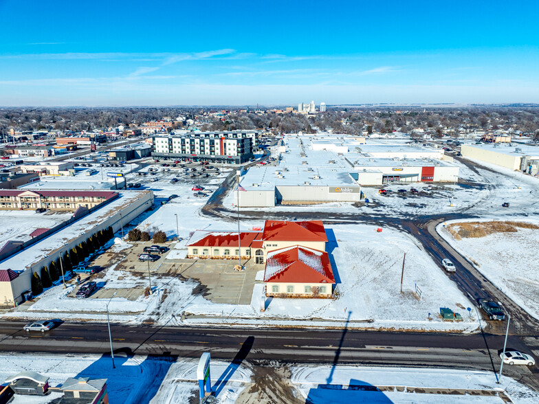319 E Francis St, North Platte, NE à louer - Photo de l’immeuble – Image 2 sur 19