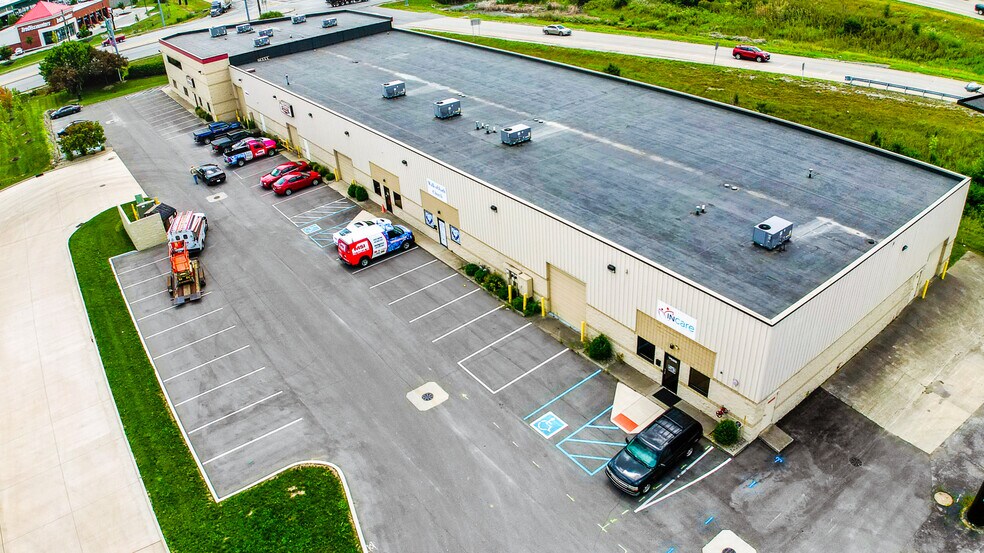 7522-7528 E Pendleton Pike, Indianapolis, IN à vendre - Photo de l’immeuble – Image 2 sur 15