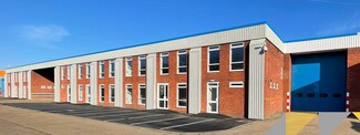 Plus de détails pour 6 Hawley Ln, Farnborough - Industriel/Logistique à louer