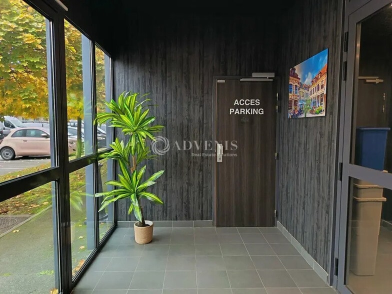 Bureau dans VILLENEUVE-D'ASCQ à vendre - Hall d’entrée – Image 2 sur 12