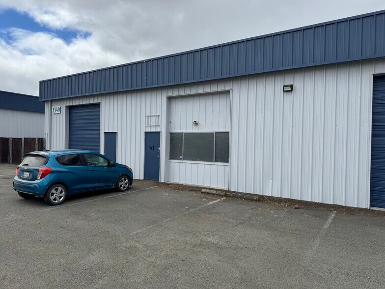 3355 Industrial Dr, Santa Rosa, CA à louer - Photo de l’immeuble – Image 3 sur 3