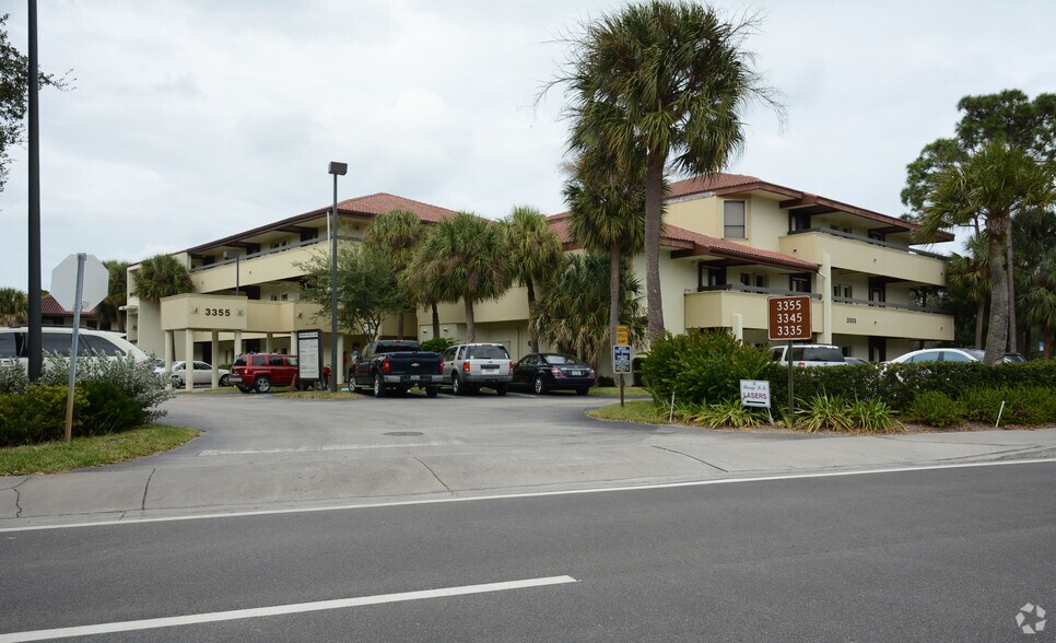 3355 Burns Rd, Palm Beach Gardens, FL à louer - Photo principale – Image 1 sur 22