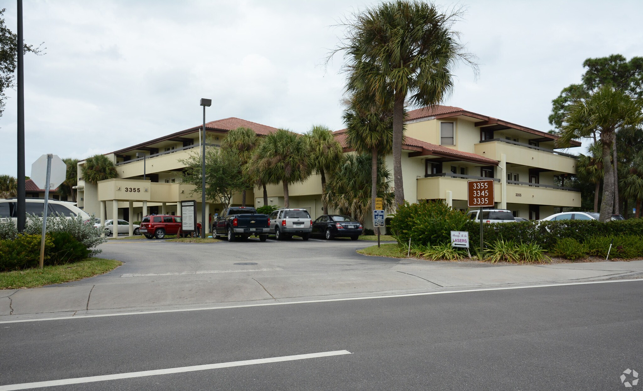 3355 Burns Rd, Palm Beach Gardens, FL à louer Photo principale– Image 1 sur 23