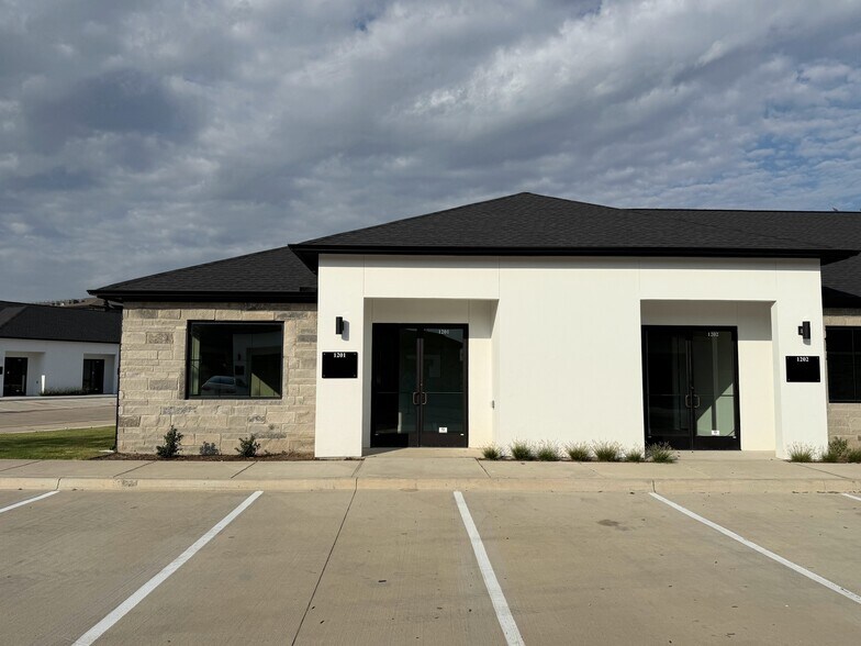6000 Alma Rd, McKinney, TX à louer - Photo de l’immeuble – Image 2 sur 42