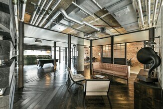Plus de détails pour 1 St Johns Ln, Londres - Bureau à louer