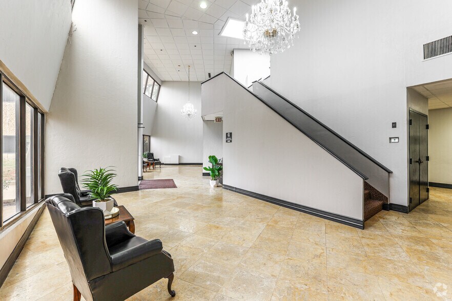 300 N Meridian Ave, Oklahoma City, OK à vendre - Photo intérieure – Image 3 sur 11