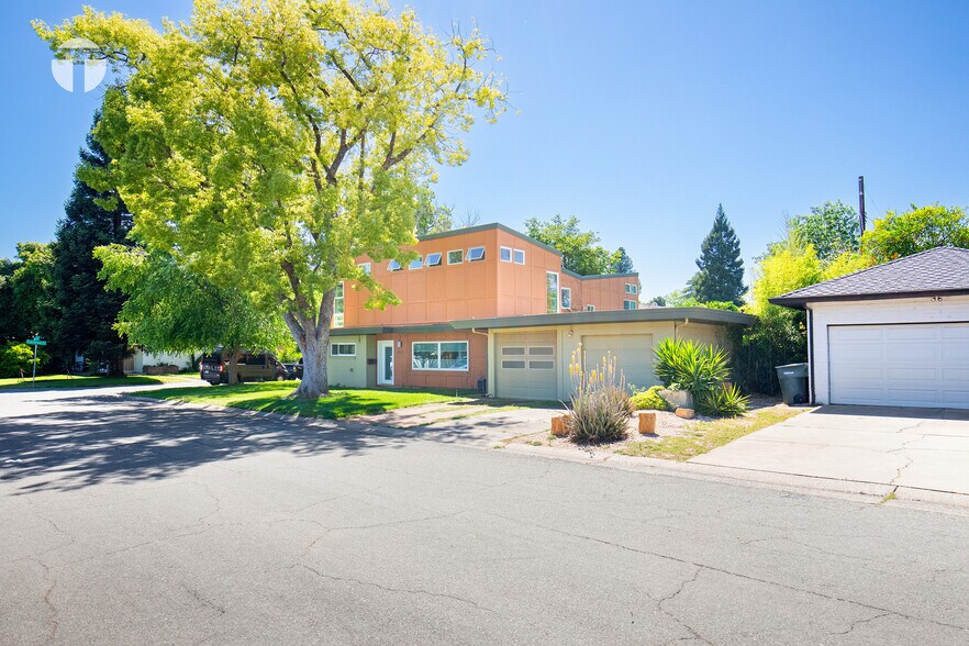 1449 Claremont Way, Sacramento, CA à vendre - Photo de l’immeuble – Image 3 sur 34