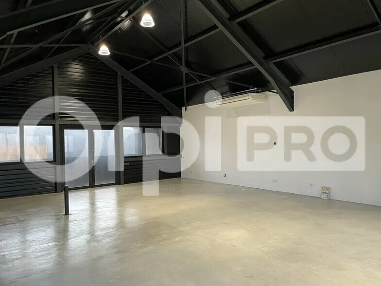 Bureau dans Guérande à louer - Photo de l’immeuble – Image 2 sur 3