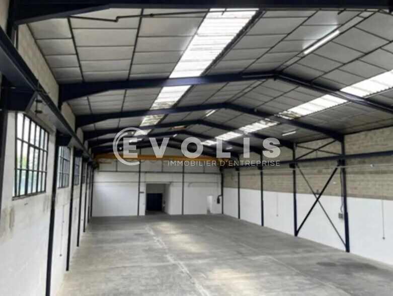 Local d’activités dans Morangis à louer - Photo de l’immeuble – Image 3 sur 5