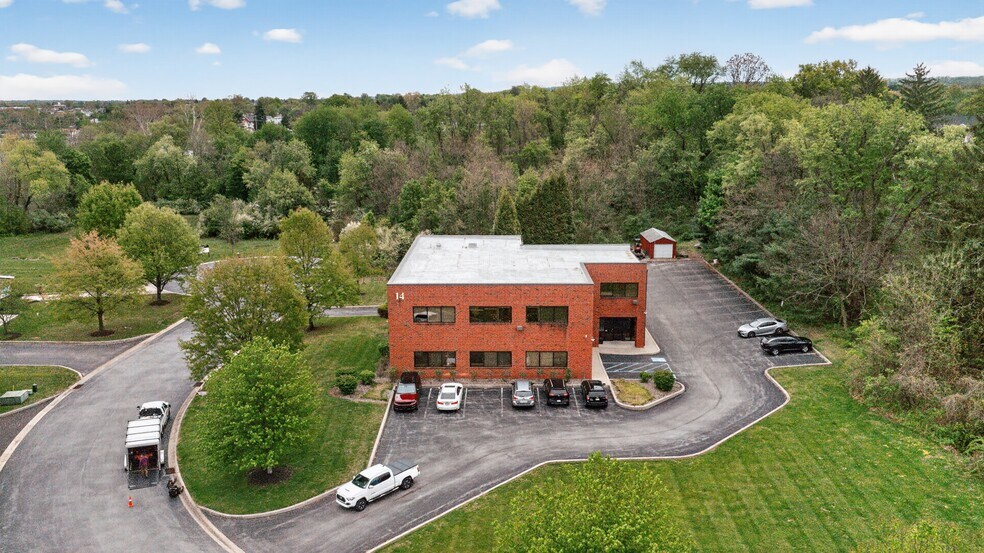 14 Chrisevyn Ln, Phoenixville, PA à vendre - Photo de l’immeuble – Image 3 sur 8