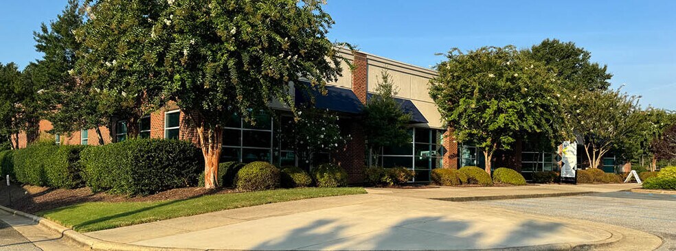 1610 Center St, Apex, NC à vendre - Photo de l’immeuble – Image 2 sur 7