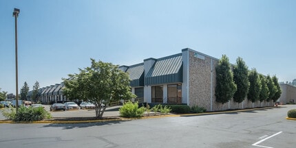 3571-3599 NW Yeon Ave, Portland, OR à louer Photo de l’immeuble– Image 1 sur 2