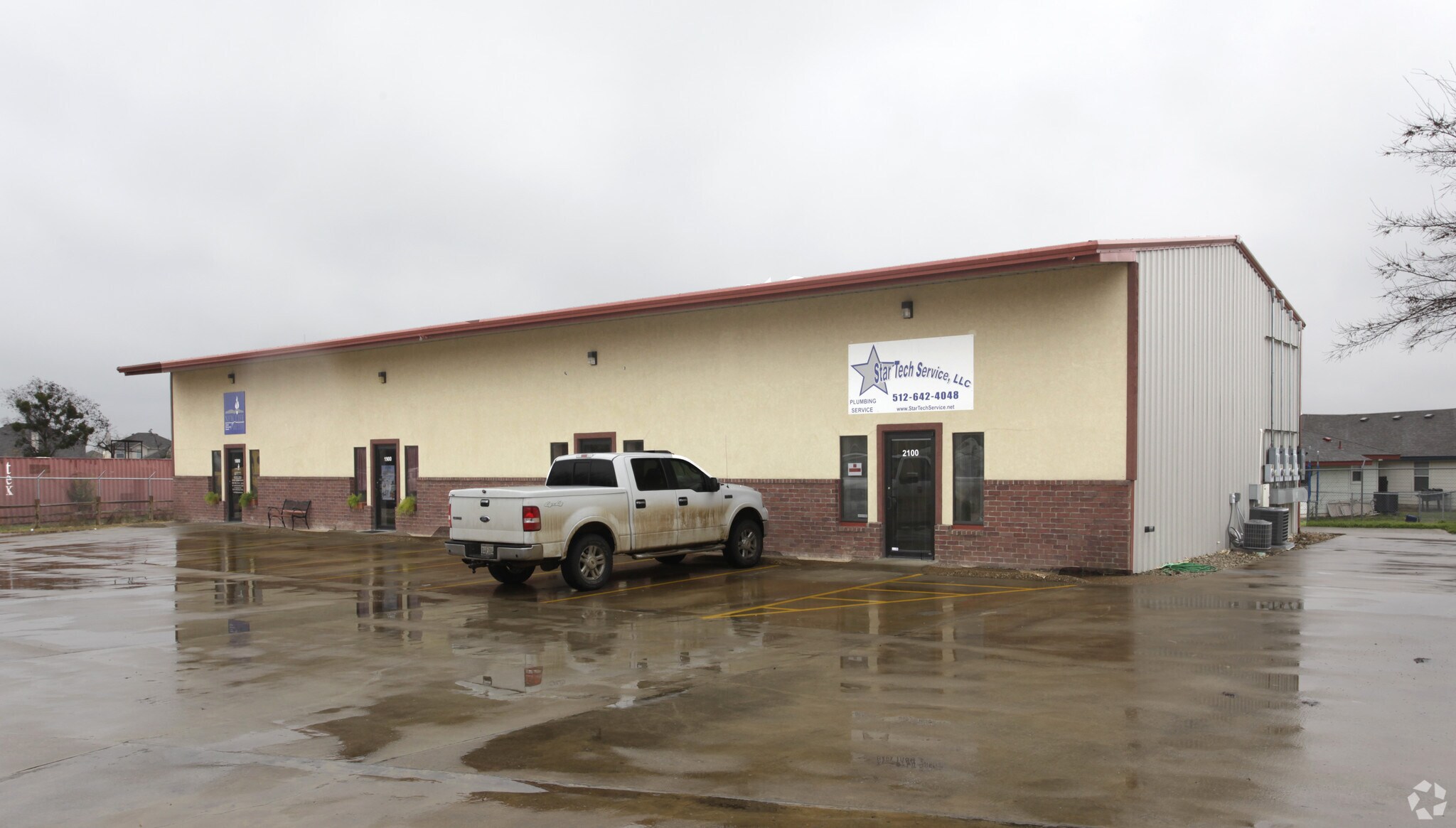 623 W Front St, Hutto, TX à louer Photo de l’immeuble– Image 1 sur 3