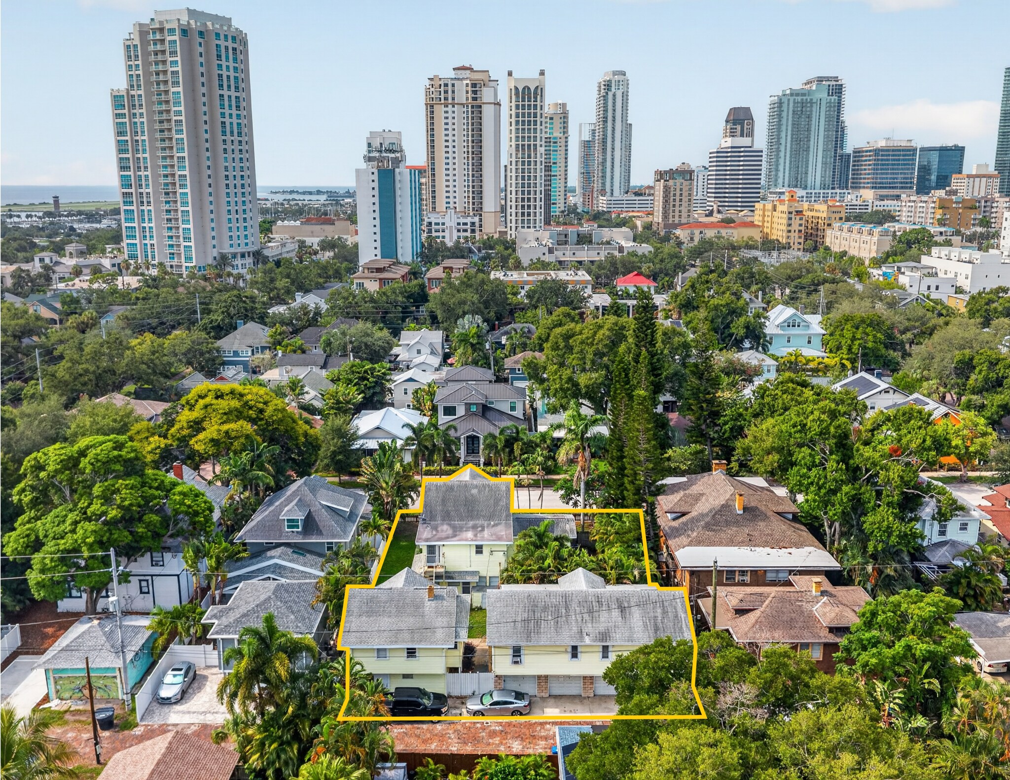 135 7th Ave NE, Saint Petersburg, FL à vendre Photo principale– Image 1 sur 31