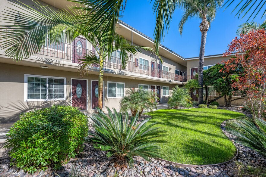 276 S Sierra Madre Blvd, Pasadena, CA à vendre - Photo de l’immeuble – Image 2 sur 14