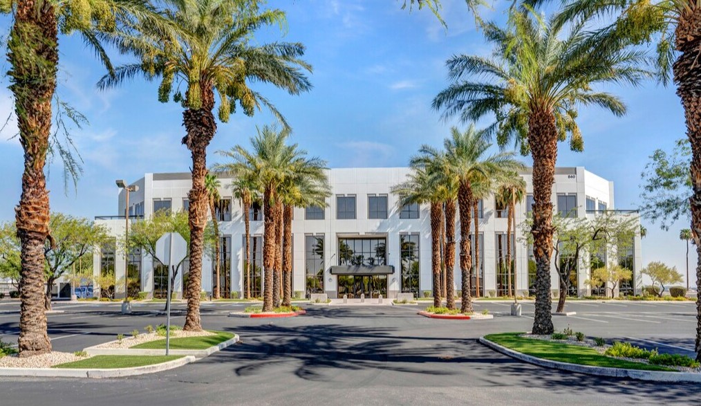 840 Grier Dr, Las Vegas, NV à louer Photo de l’immeuble– Image 1 sur 9