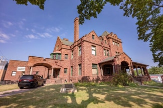 Plus de détails pour 623 Broadway St, Baraboo, WI - Local commercial à vendre