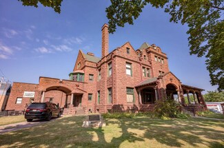 Plus de détails pour 623 Broadway St, Baraboo, WI - Local commercial à vendre