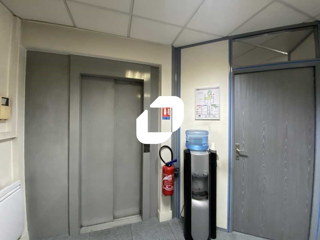 Bureau dans Paris à louer Hall d’entrée– Image 1 sur 6