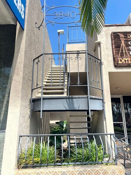 3840 E Coast Hwy, Corona del Mar, CA à louer - Photo de l’immeuble – Image 2 sur 16