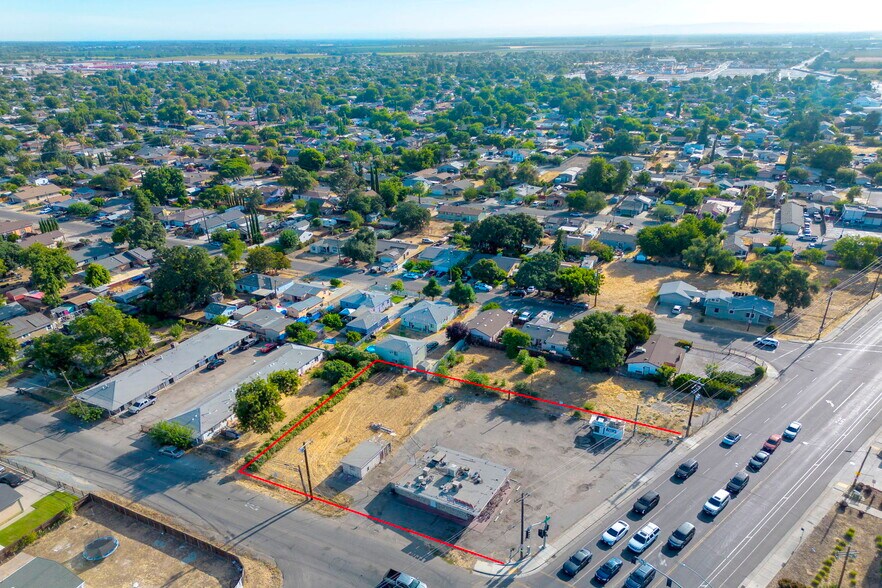 3801 E Main St, Stockton, CA à vendre - Photo de l’immeuble – Image 2 sur 19