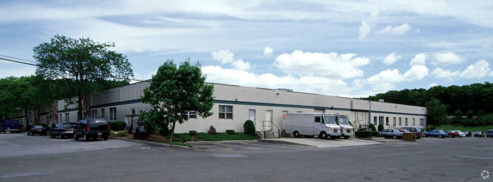 1 Fairchild Ct, Plainview, NY à louer - Autre – Image 2 sur 3