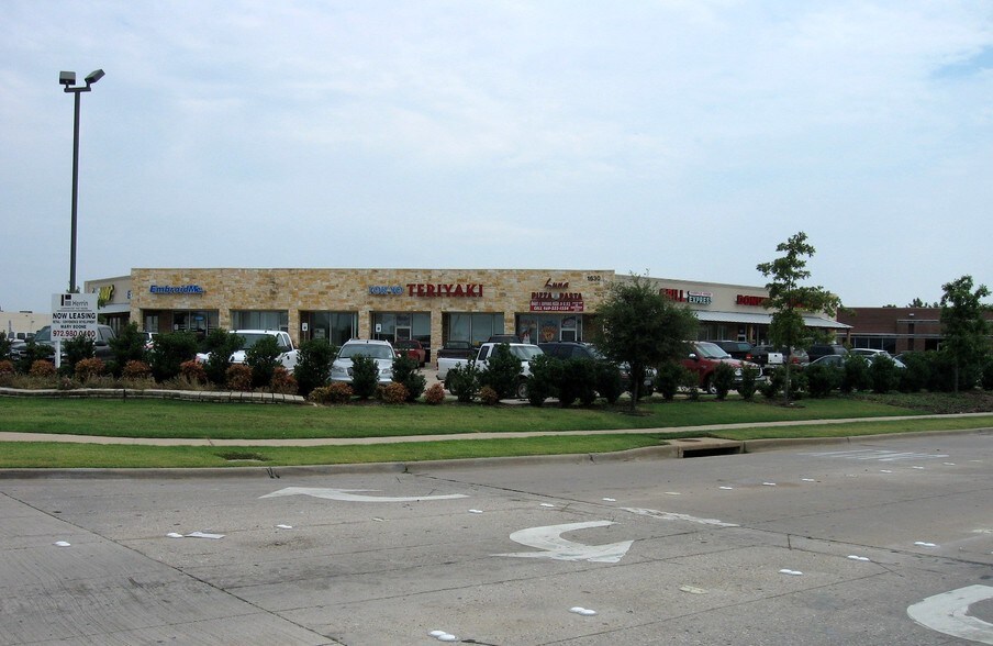 1630 Valwood Pky, Carrollton, TX à louer - Photo de l’immeuble – Image 3 sur 3