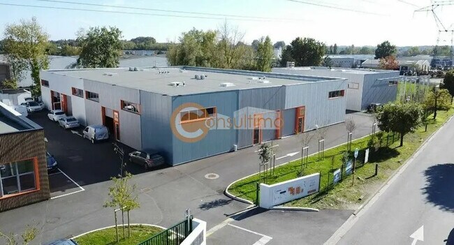 Plus de détails pour Local d’activités à vendre