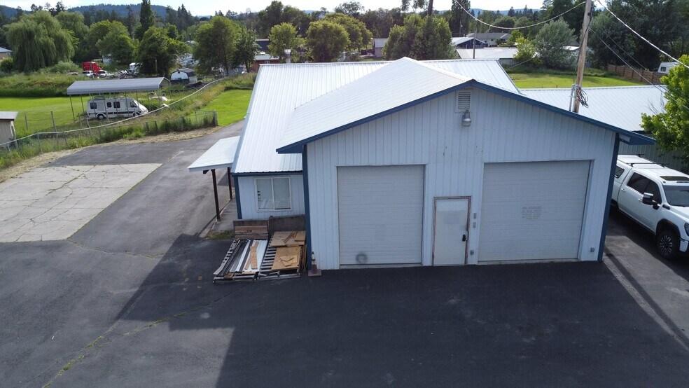 396 Willow Glen Dr, Kalispell, MT à louer - Photo de l’immeuble – Image 2 sur 12