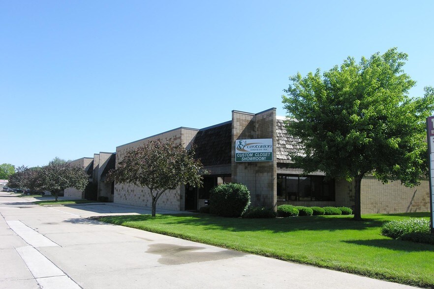 3711 E 10 Mile Rd, Warren, MI à louer - Photo de l’immeuble – Image 3 sur 11