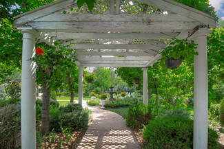 Plus de détails pour Secret Garden – à vendre, Colorado Springs, CO