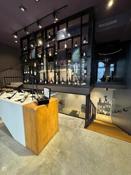 Local commercial dans Paris à louer - Photo de l’immeuble – Image 3 sur 17