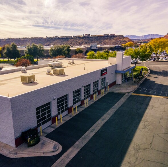 528 N Mall Dr, Saint George, UT à louer - Photo de l’immeuble – Image 2 sur 6