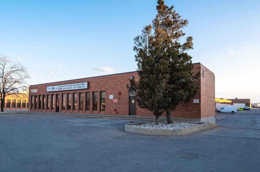 2395 Drew Rd, Mississauga, ON à louer - Photo de l’immeuble – Image 2 sur 3