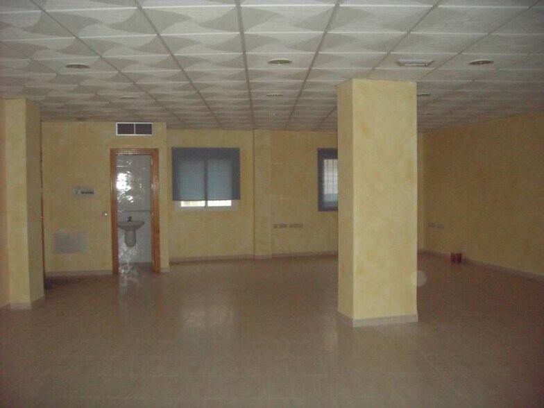 Bureau dans El Ejido, Almería à louer - Photo de l’immeuble – Image 3 sur 5