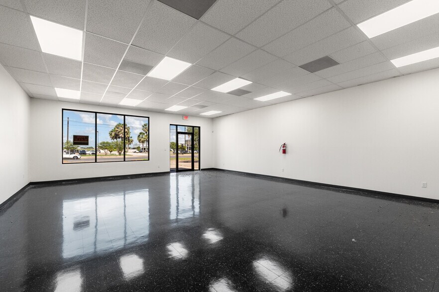 205 N Loop 499, Harlingen, TX à vendre - Photo de l’immeuble – Image 3 sur 23