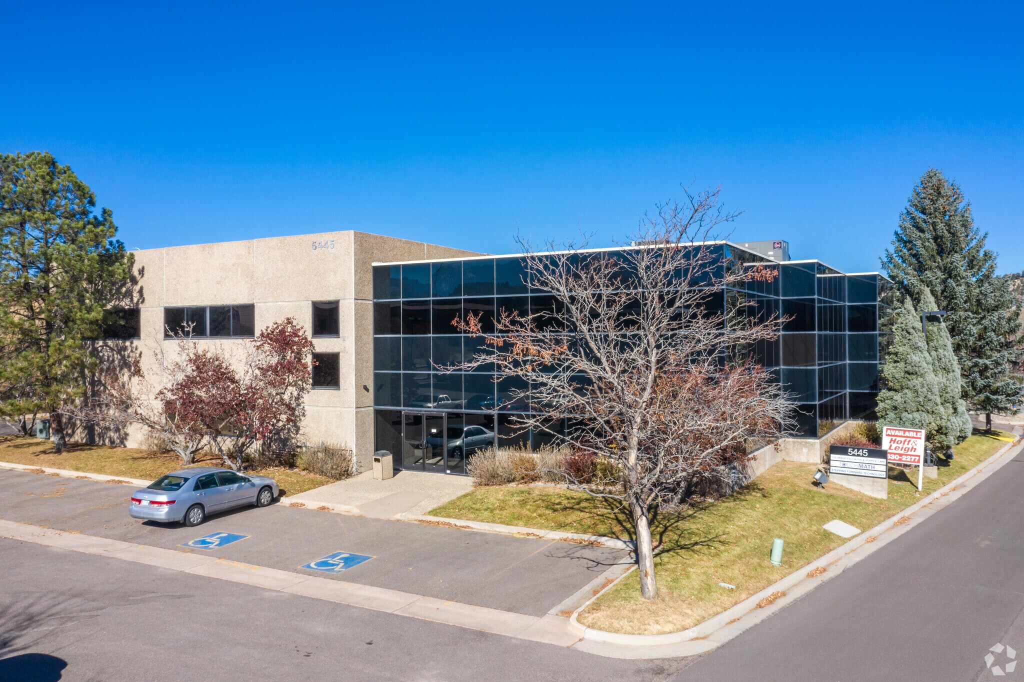 5445 Mark Dabling Blvd, Colorado Springs, CO à louer Photo de l’immeuble– Image 1 sur 12