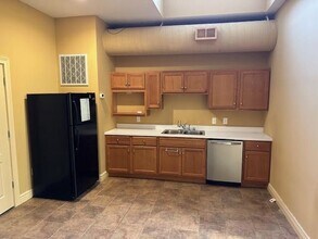 324 N Elm St, Henderson, KY à louer Photo intérieure– Image 2 sur 12